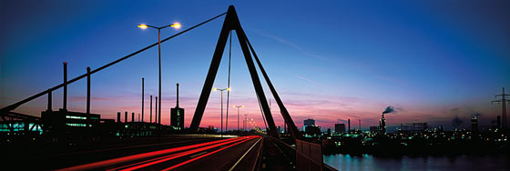 Steyregger Brücke auf Edelstahl