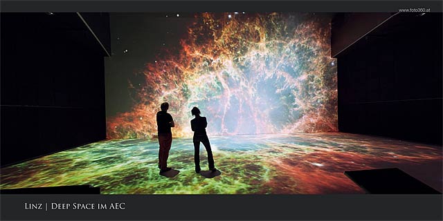 Deep Space im Aec als E-Card versenden