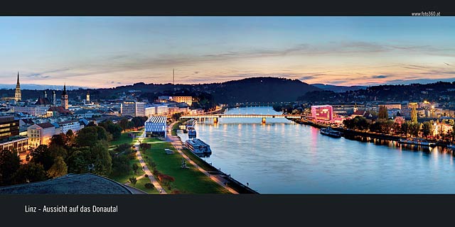 Linz - Aussicht auf das Donautal als E-Card versenden